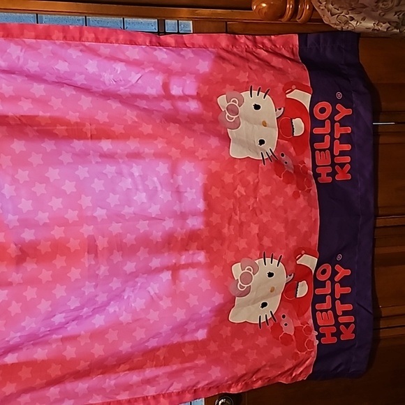 Hello Kitty Window curtain drape panel and bonus fleece blanket - Picture 4 of 14